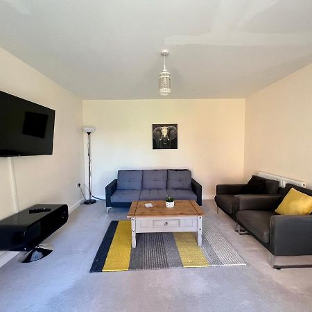 Spacious 2-Bedroom House With Free Parking 查塔姆 外观 照片