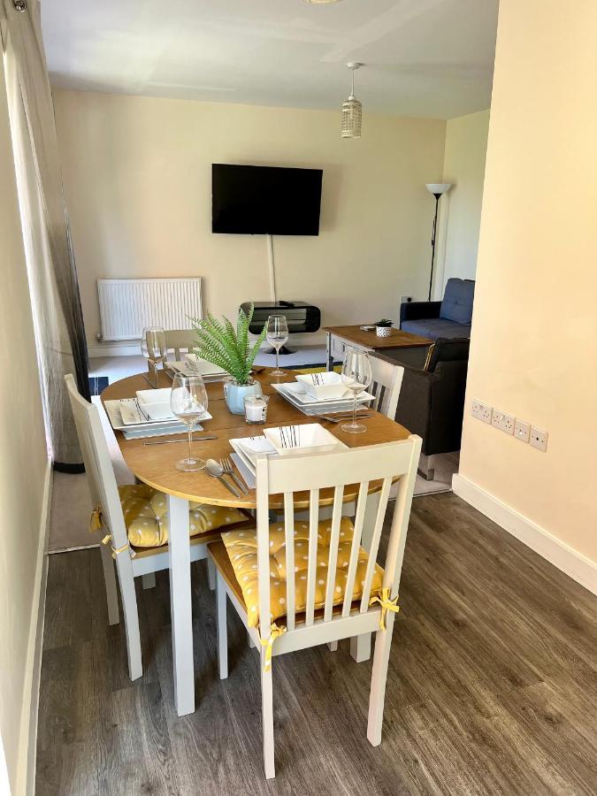 Spacious 2-Bedroom House With Free Parking 查塔姆 外观 照片