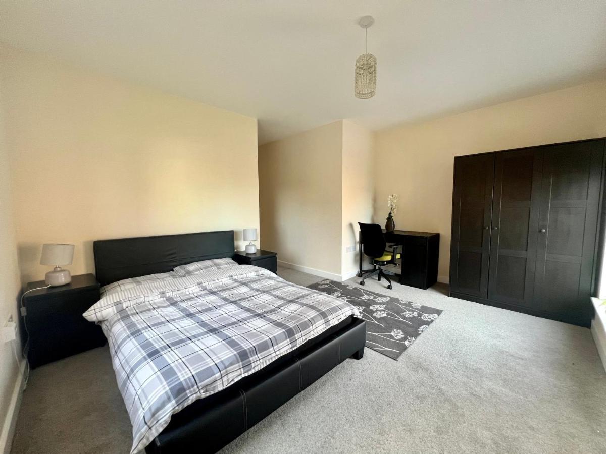 Spacious 2-Bedroom House With Free Parking 查塔姆 外观 照片